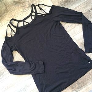 Fabletics Cage-Shoulder Top